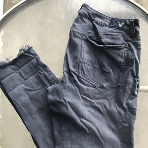 Grey frayed American Eagle Jeggings